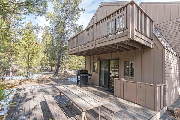 Outdoor Deck and BBQ to relax and have dinner