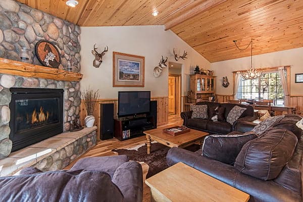 Living Room Seating Wallowa with Western Charm